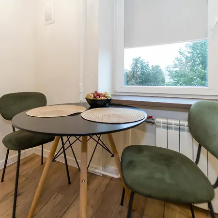Great 2-room With Balcony アパート