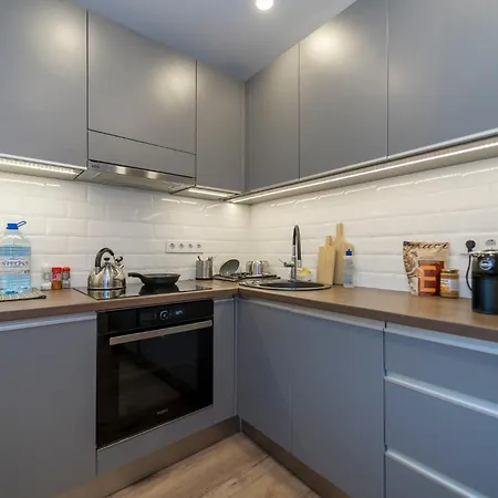 アパート Great 2-room With Balcony