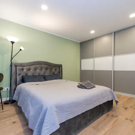 Great 2-room With Balcony アパート *